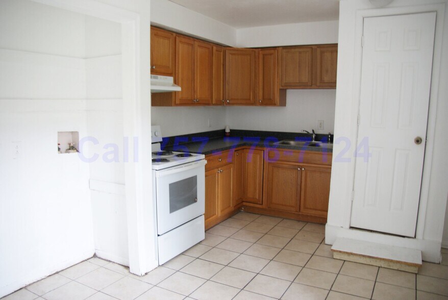 Building Photo - 1416 Picadilly St