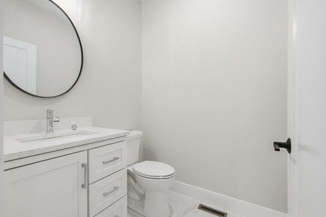 Building Photo - 7 Elise Ave