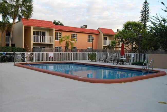 Building Photo - 4910 NW 79th Ave