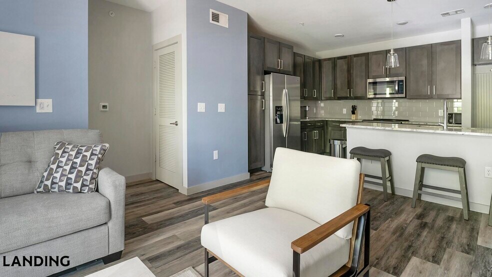 Building Photo - 20290 Park Lake View Dr