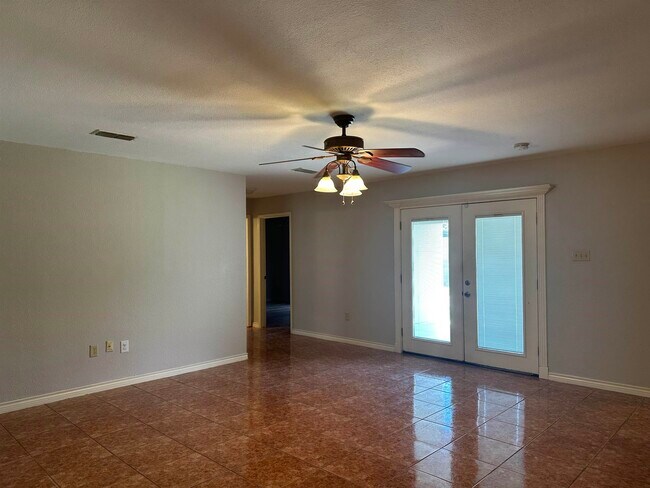 Building Photo - 9019 Siller Loop