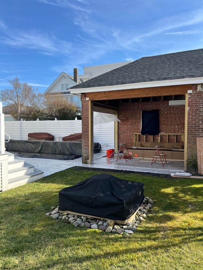 Building Photo - 16 S Somerset Ave