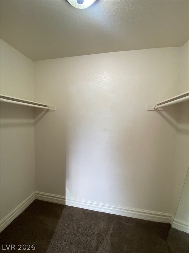 Building Photo - 175 Real Long Way