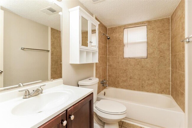 Building Photo - 26731 Cypress Rd