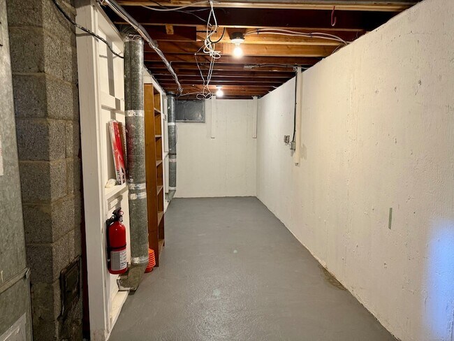 Building Photo - 10 Norvel Rd