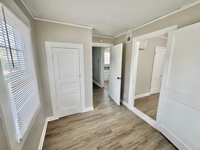 Building Photo - 3472 Hadley Rd