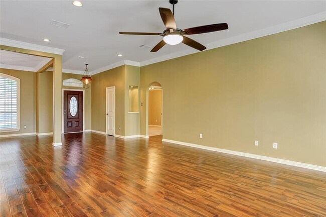 Building Photo - 3815 Sumner Ct