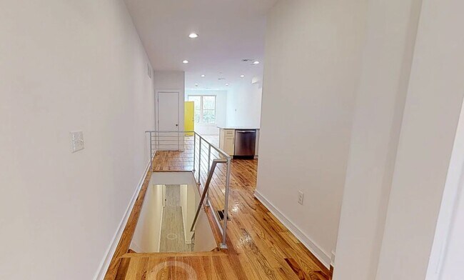 Building Photo - 1642 N Marshall St