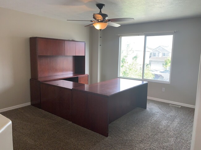 Building Photo - 5033 W Black Granite Way