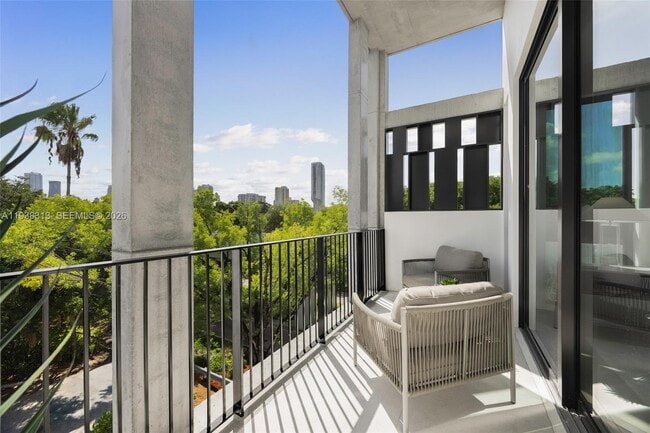 Building Photo - 92 SW 28th Rd