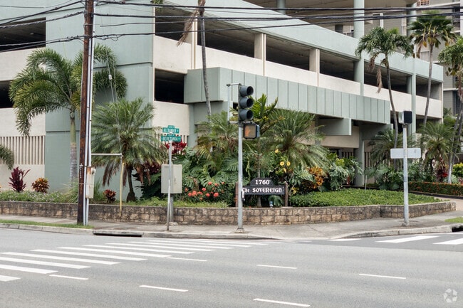 Building Photo - Sovereign Condominiums