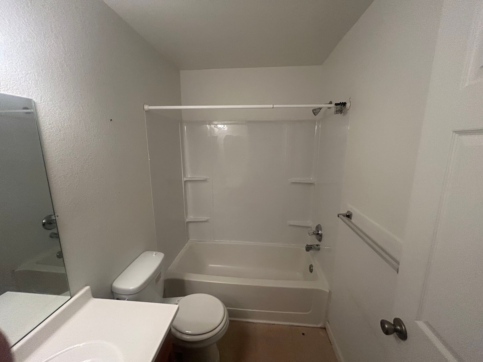 Building Photo - 520 Nova St