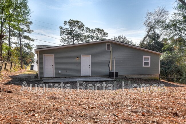 Building Photo - 3110 Arcadia Dr