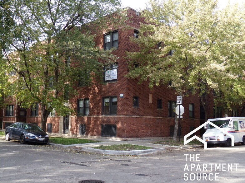 Building Photo - 3600 W Sunnyside Ave