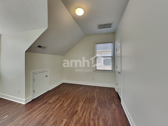 Building Photo - 13036 Meadowmere Road