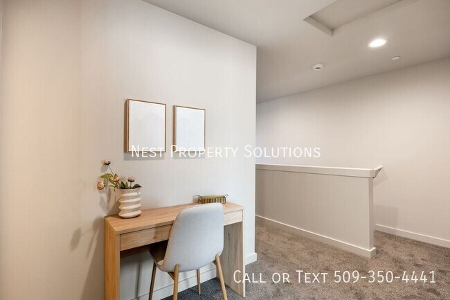 Building Photo - 370 Ivy St NE