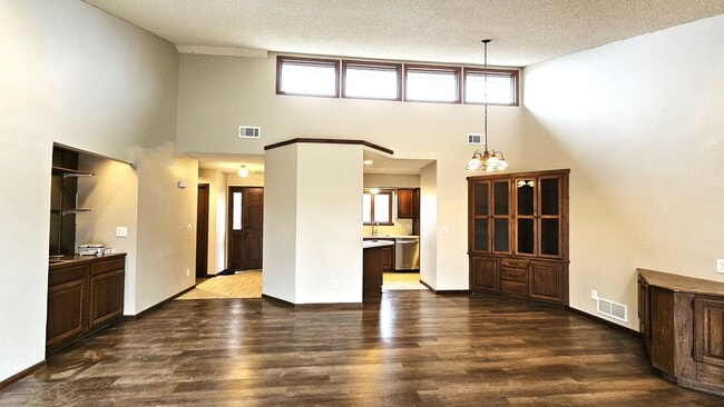 Building Photo - 2 Bedroom, 2 Bathroom with a Prime Location!