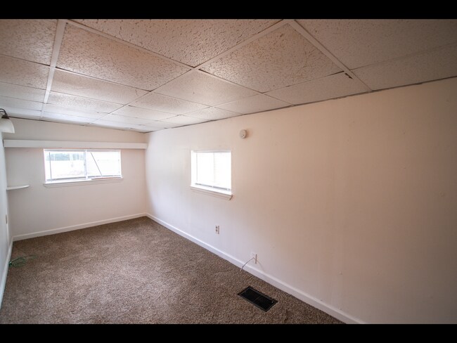 Building Photo - 35 Barham Loop