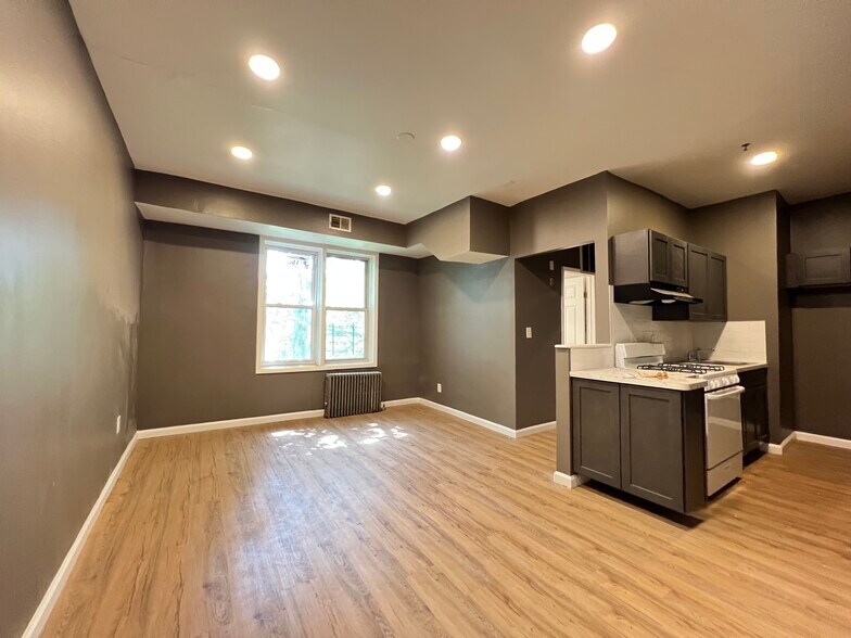 Unit 36 - 767 Broadway