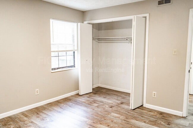 Building Photo - 129 Hillcrest Dr