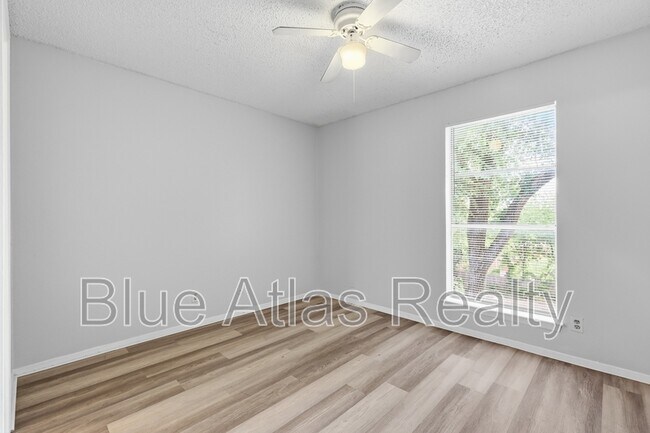 Building Photo - 3828 Coates Cir