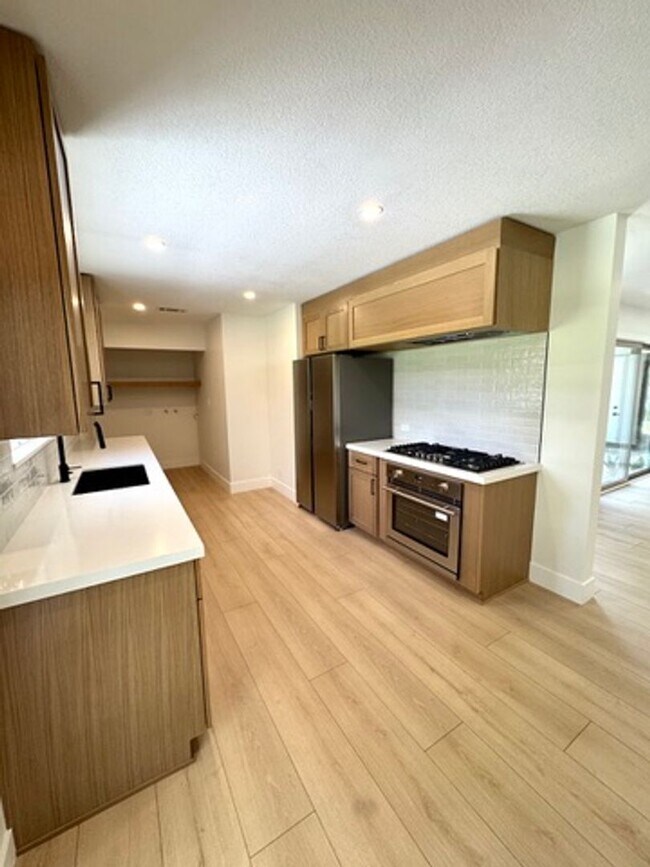Building Photo - Luxury Living Redefined – Fully Renovated & Move-In Ready!