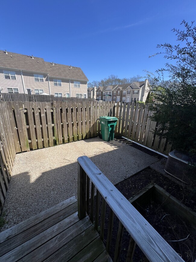 Building Photo - 503 Dakota Dr