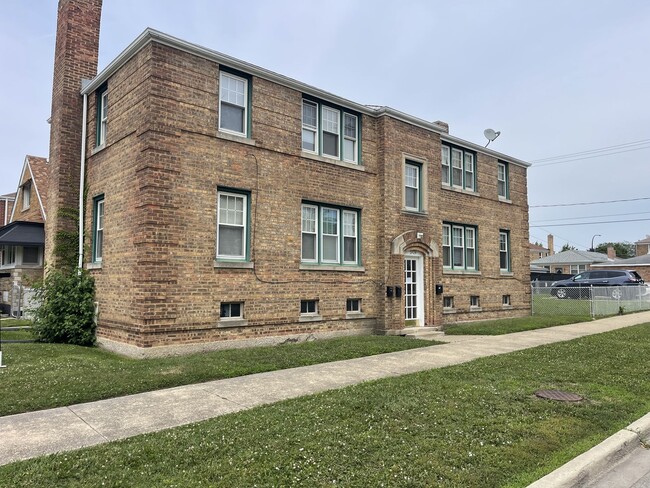 Primary Photo - 5924 W 37th St