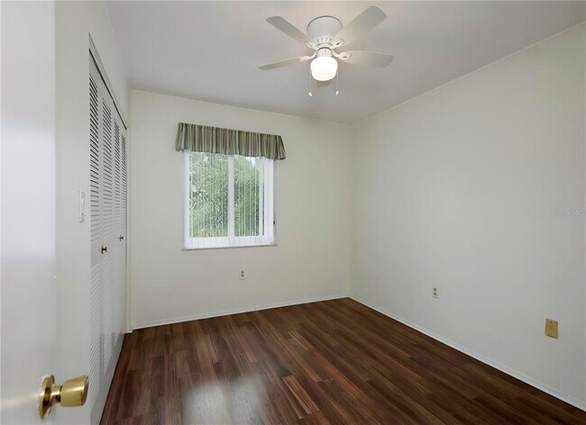 Building Photo - 120 Cypress Ln