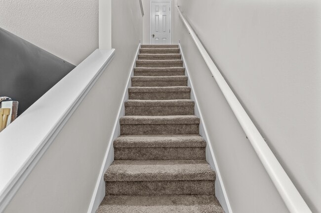 Building Photo - 5010 Banister Loop