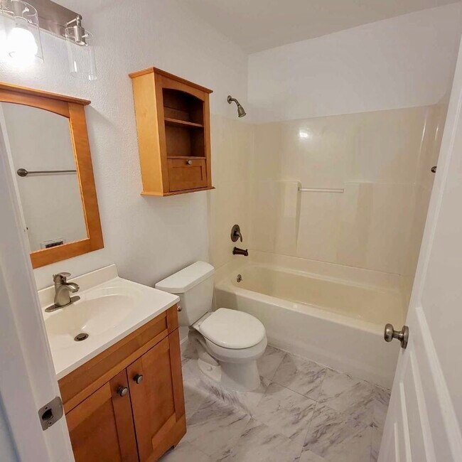 Building Photo - 7023 N Burlington Ave