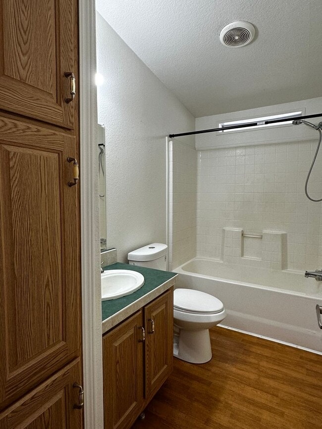 Building Photo - Coolidge 3 Bedroom 2 Bathroom Home Under $1,500!