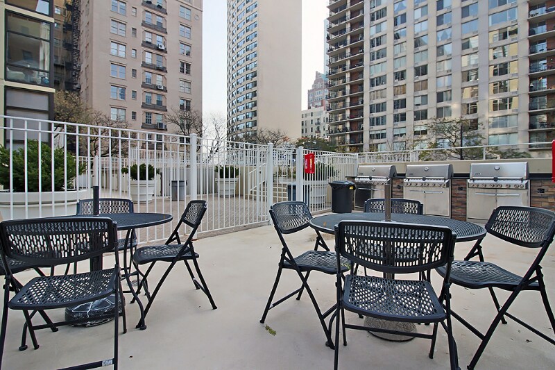 Building Photo - 1202 N Stone St