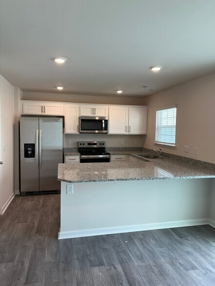 Building Photo - 4101 Laurel Ridge Dr