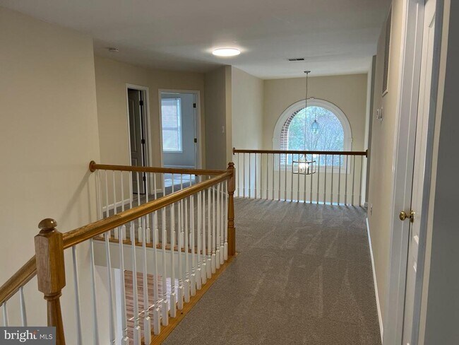 Building Photo - 9425 Spruce Tree Cir