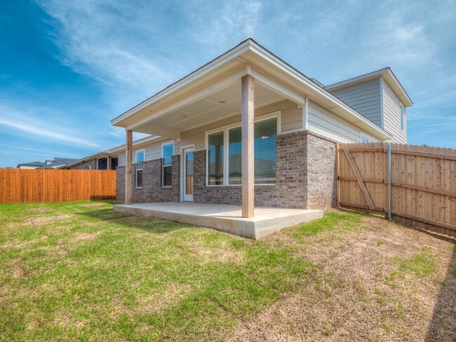 Building Photo - Beautiful New Construction Home in Edmond