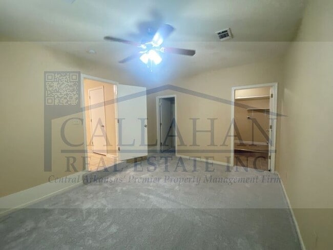 Building Photo - Jacksonville 4 Bedroom Home