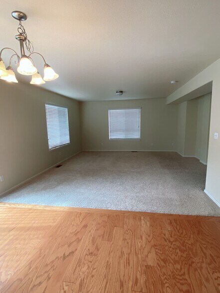Building Photo - 2464 Sierra Springs Dr