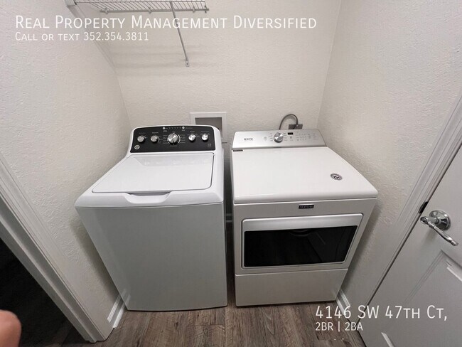 Building Photo - 4146 SW 47th Ct