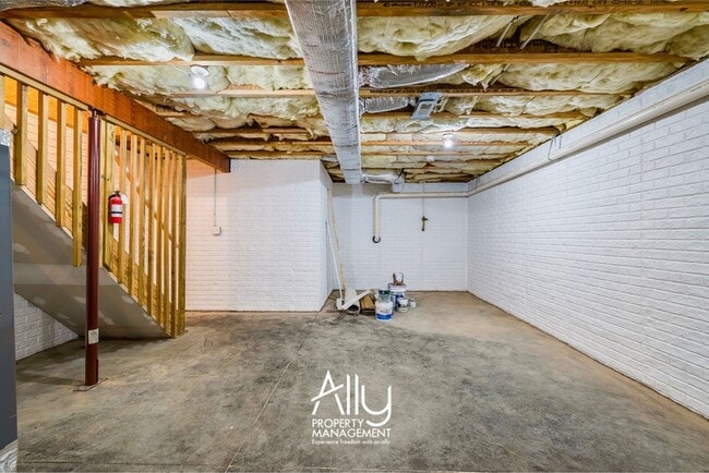 Building Photo - 409 S Magnolia Ave