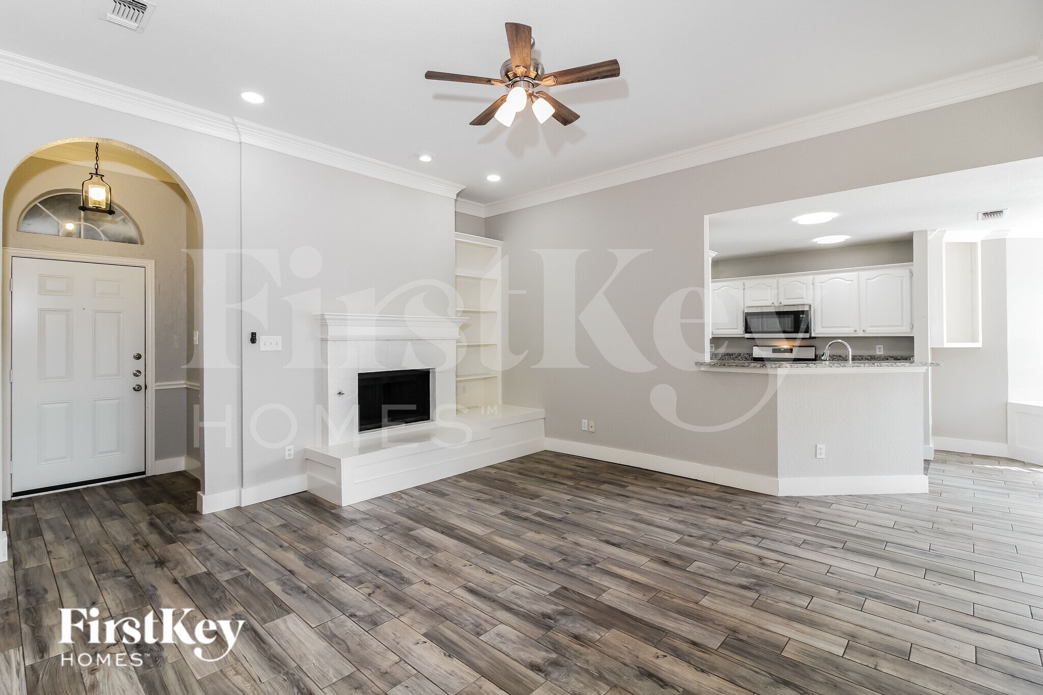 Building Photo - 6 W Sharon Dr