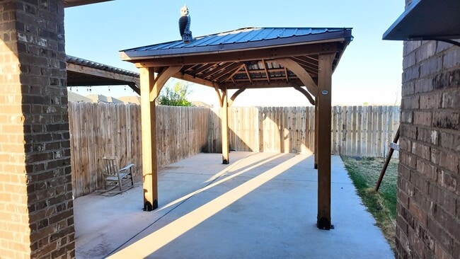 Building Photo - 5704 Winchester Ave