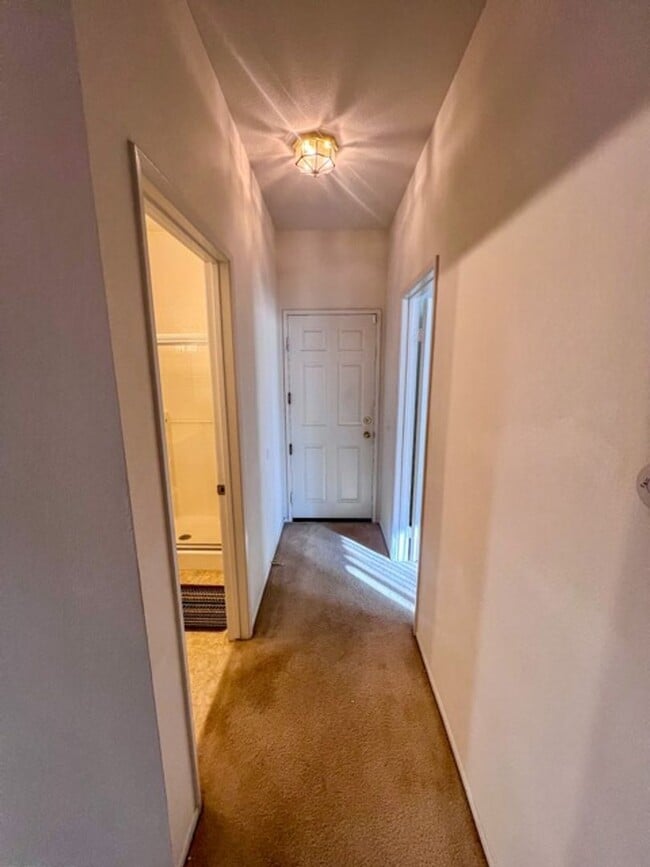 Building Photo - Large 4 bedroom Murrieta home with a loft ...