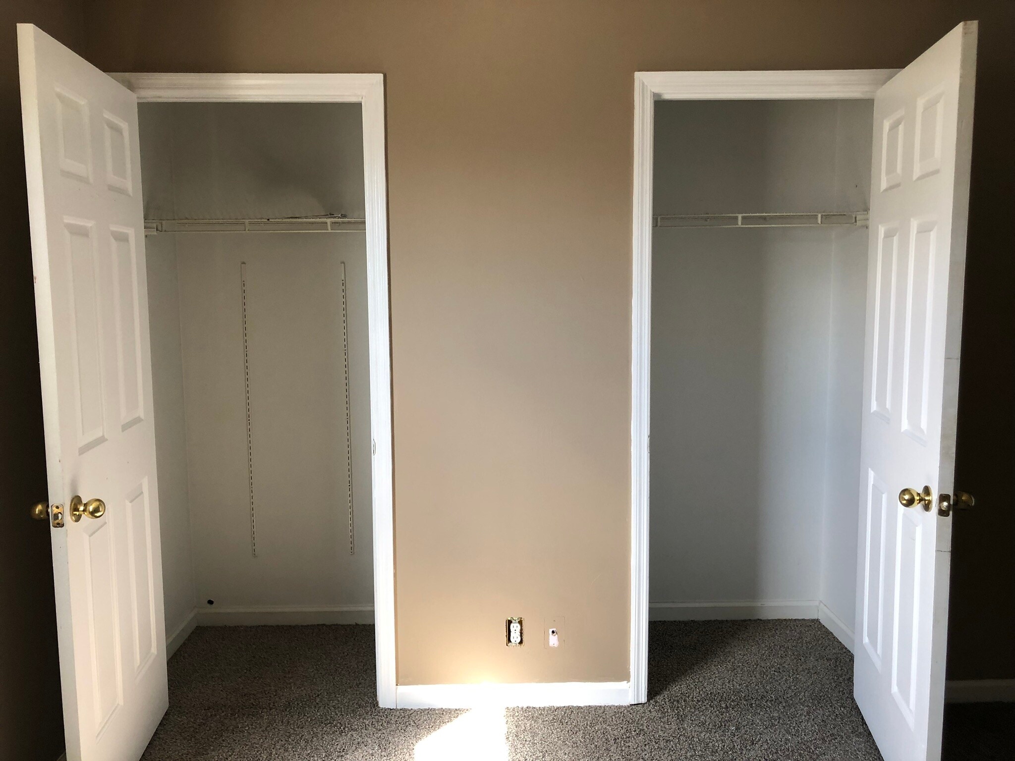 Bedroom 3 Double door, with walk thru closet - 346 N Birchwood Dr