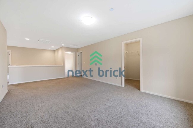 Building Photo - Spacious 3-Bedroom Lynnwood Retreat with 2230 sqft of Comfort!