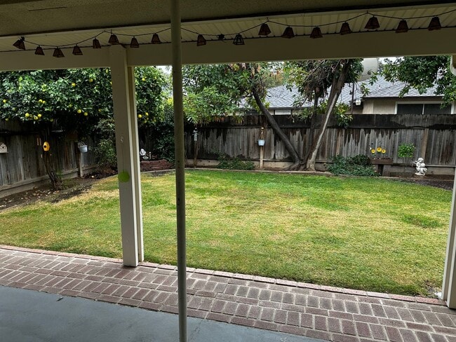Building Photo - Fresno Home Available for Lease