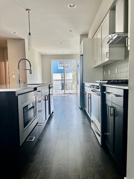 kitchen - 2101 NE 88th St