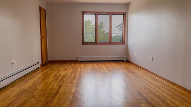 Primary Photo - Charming 3BR , 2 BTHRM Duplex in Elizabeth