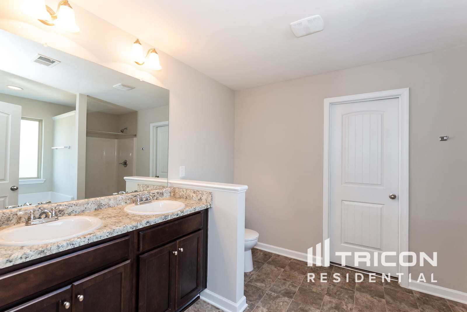 Building Photo - 317 Parkview Pl Dr