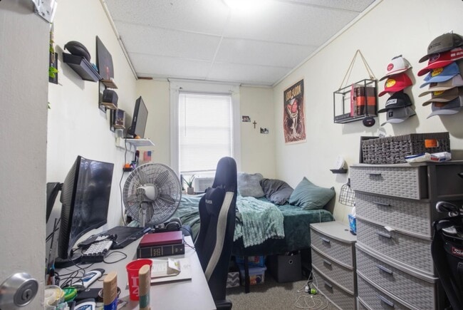 Building Photo - NT - 2342 Stratford Ave.